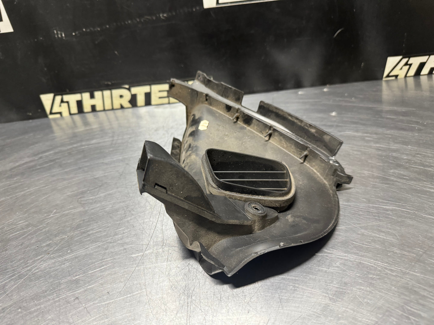 04-06 PONTIAC GTO LH DRIVER SIDE DEFROST VENT TRIM OEM #N297