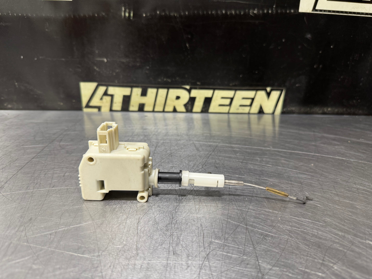 04-06 PONTIAC GTO TRUNK RELEASE ACTUATOR 92210033 OEM #N707