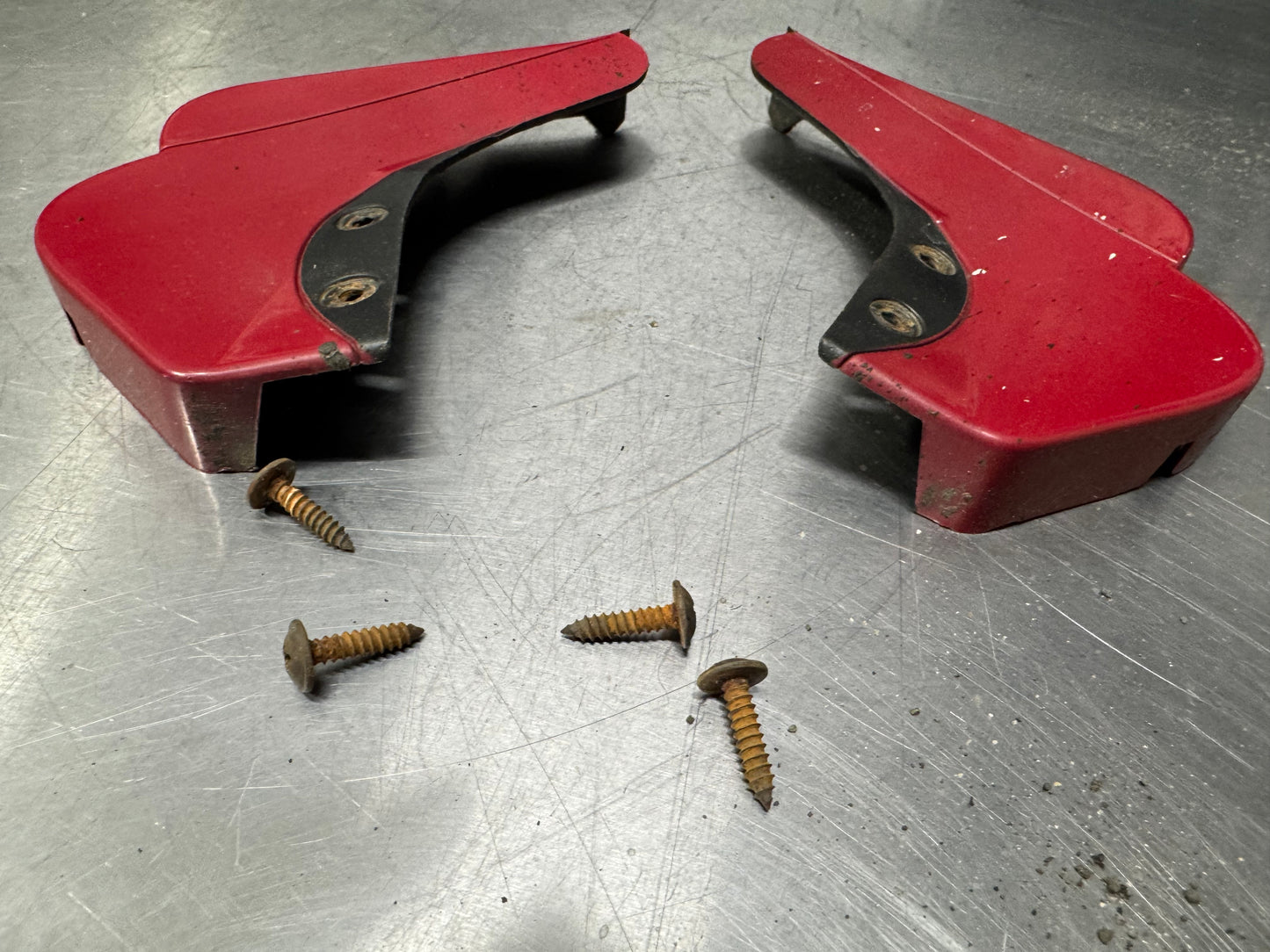 2004 PONTIAC GTO SIDE SKIRT ROCKER END CAPS RED OEM #250