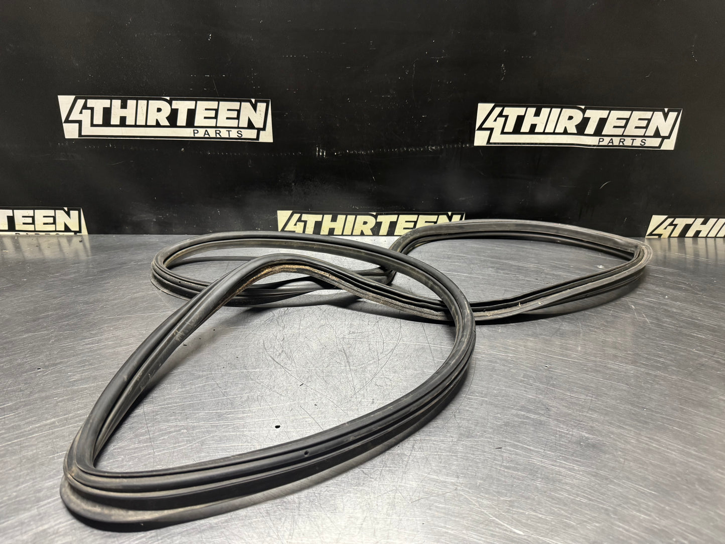 04-06 PONTIAC GTO TRUNK SEAL WEATHER STRIP OEM #N406