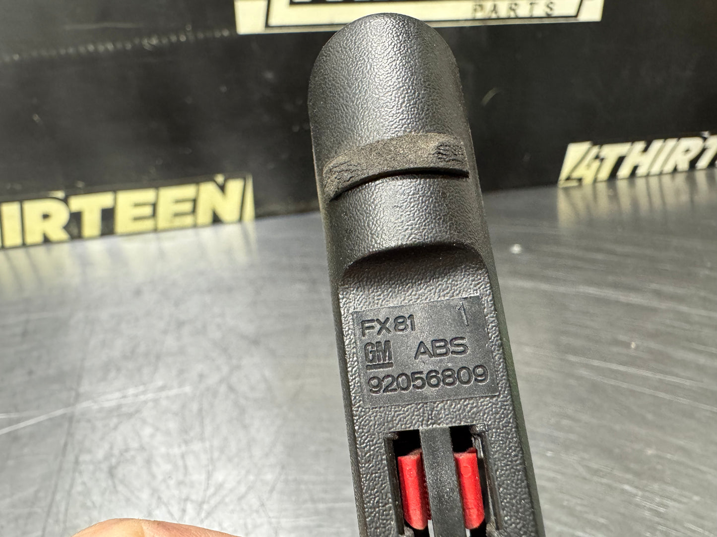 04-06 PONTIAC GTO DOOR UNLOCK/LOCK TAB 92056809 OEM #N917