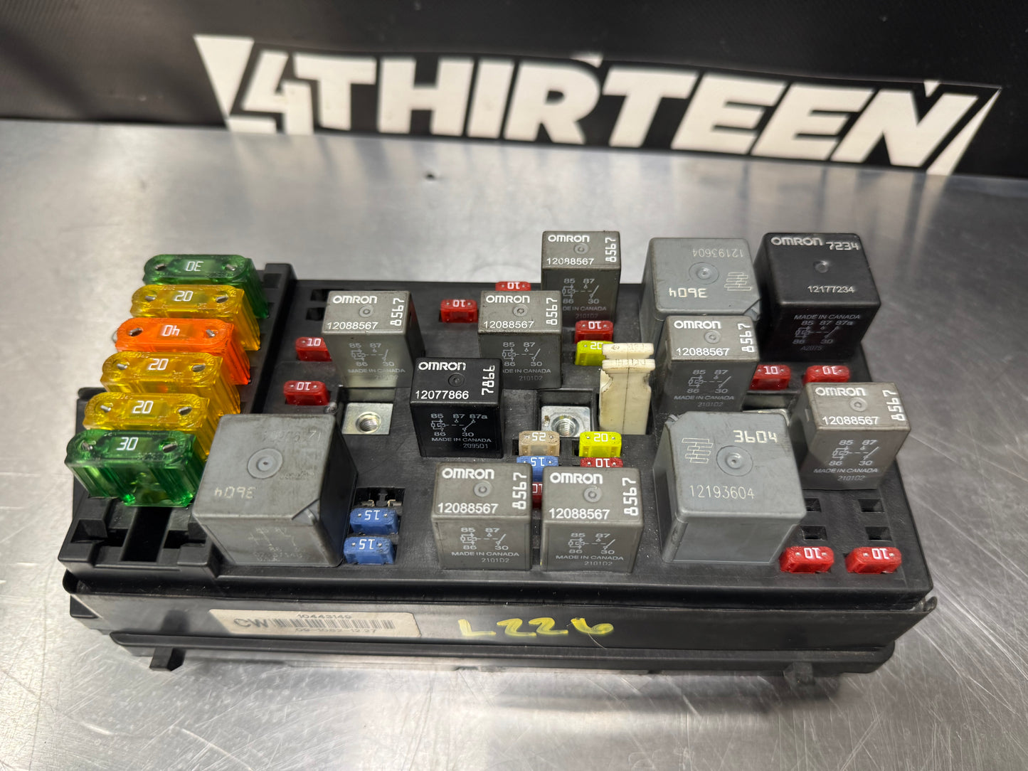 00-02 CORVETTE C5 ENGINE BAY FUSE RELAY BOX OEM 10443149 #L226