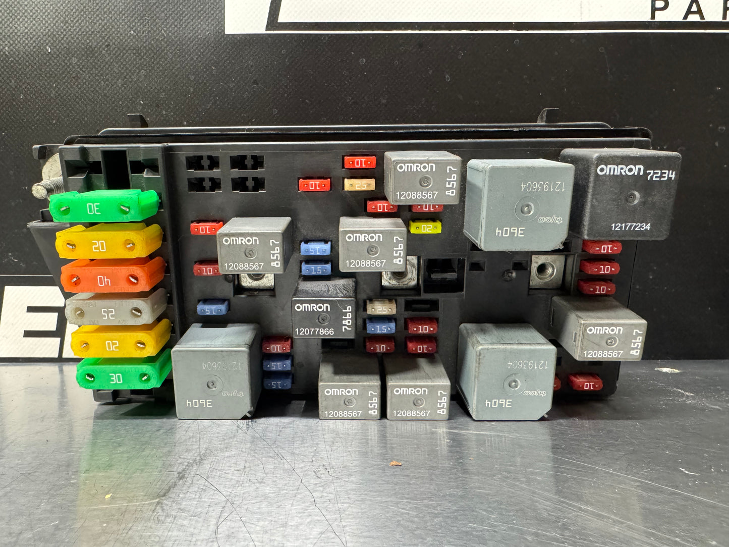 01-04 CORVETTE C5 ENGINE BAY FUSE RELAY BOX OEM 10316193 #L227