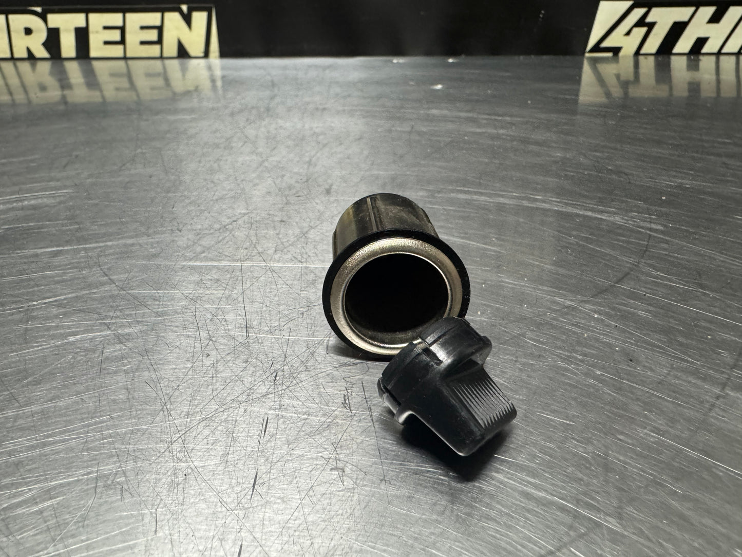 97-04 C5 CORVETTE CIGARETTE LIGHTER SOCKET OEM #N251