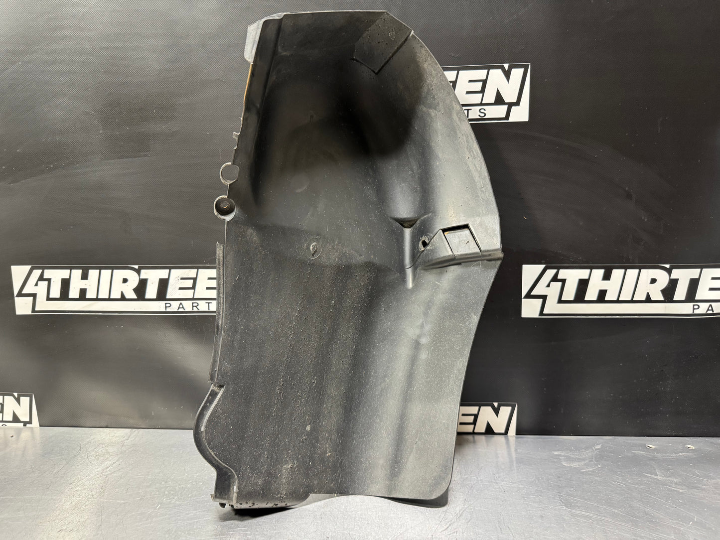 2004 PONTIAC GTO RH REAR FENDER LINER OEM 92161486 #L234