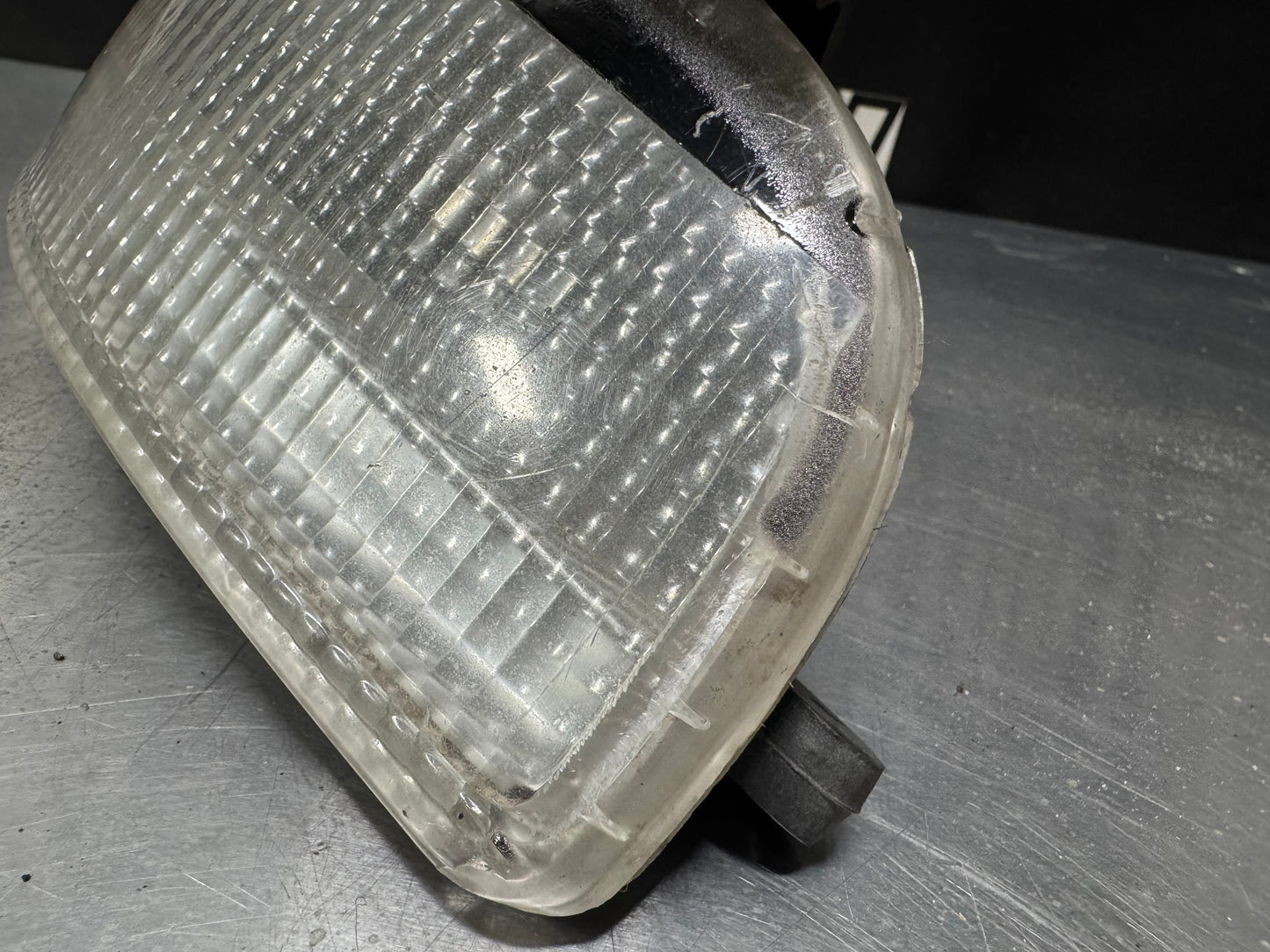 97-04 C5 CORVETTE OEM PASSENGER FRONT RH TURN SIGNAL MARKER LIGHT 16523618 #L238