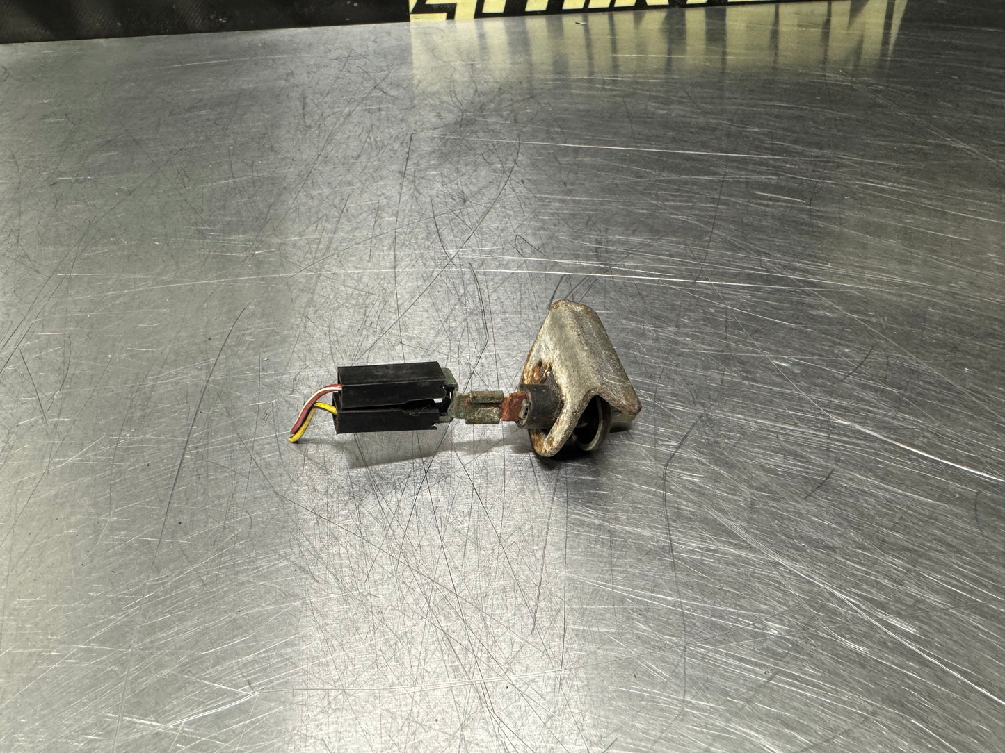 04-06 PONTIAC GTO DOOR PRESSURE SWITCH OEM #N626