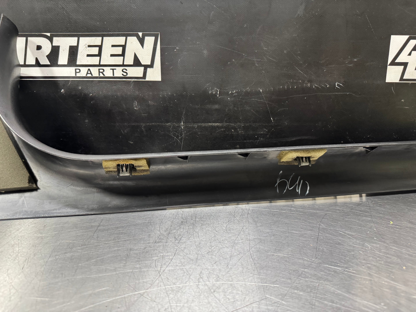 1997-2004 C5 CORVETTE DRIVER SIDE DOOR SILL KICK PANEL LH BLK OEM 10247091 #L471