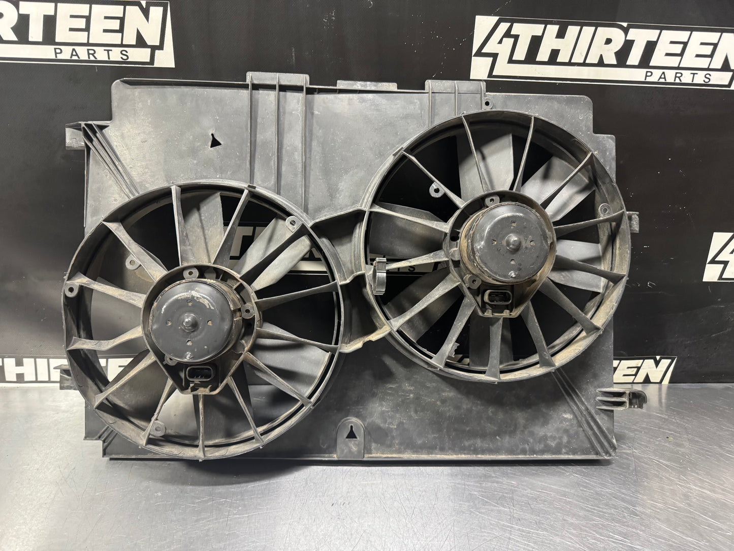 97-04 C5 CORVETTE DUAL RADIATOR FAN W/ SHROUD OEM #L490