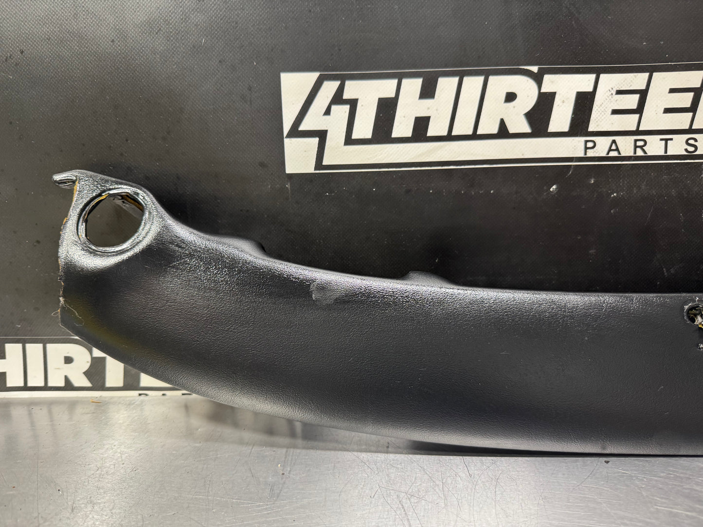 97-04 C5 CORVETTE WINDSHIELD UPPER TRIM MOLDING BLK OEM 10247725 #L466