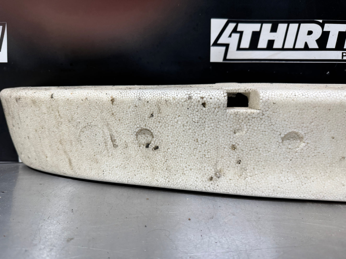 04-06 PONTIAC GTO REAR BUMPER ENERGY ABSORBER OEM 92119495 #L468