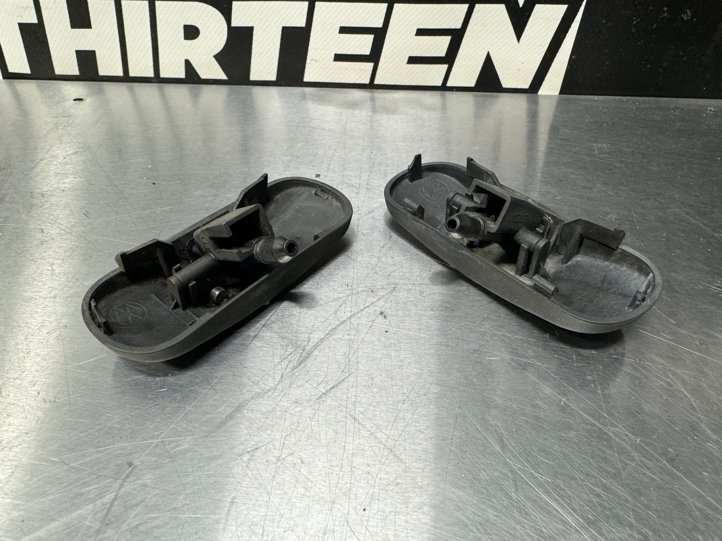 2006 VOLKSWAGON GTI WINDSCREEN WASHER SPRAY JET NOZZLES OEM #L179