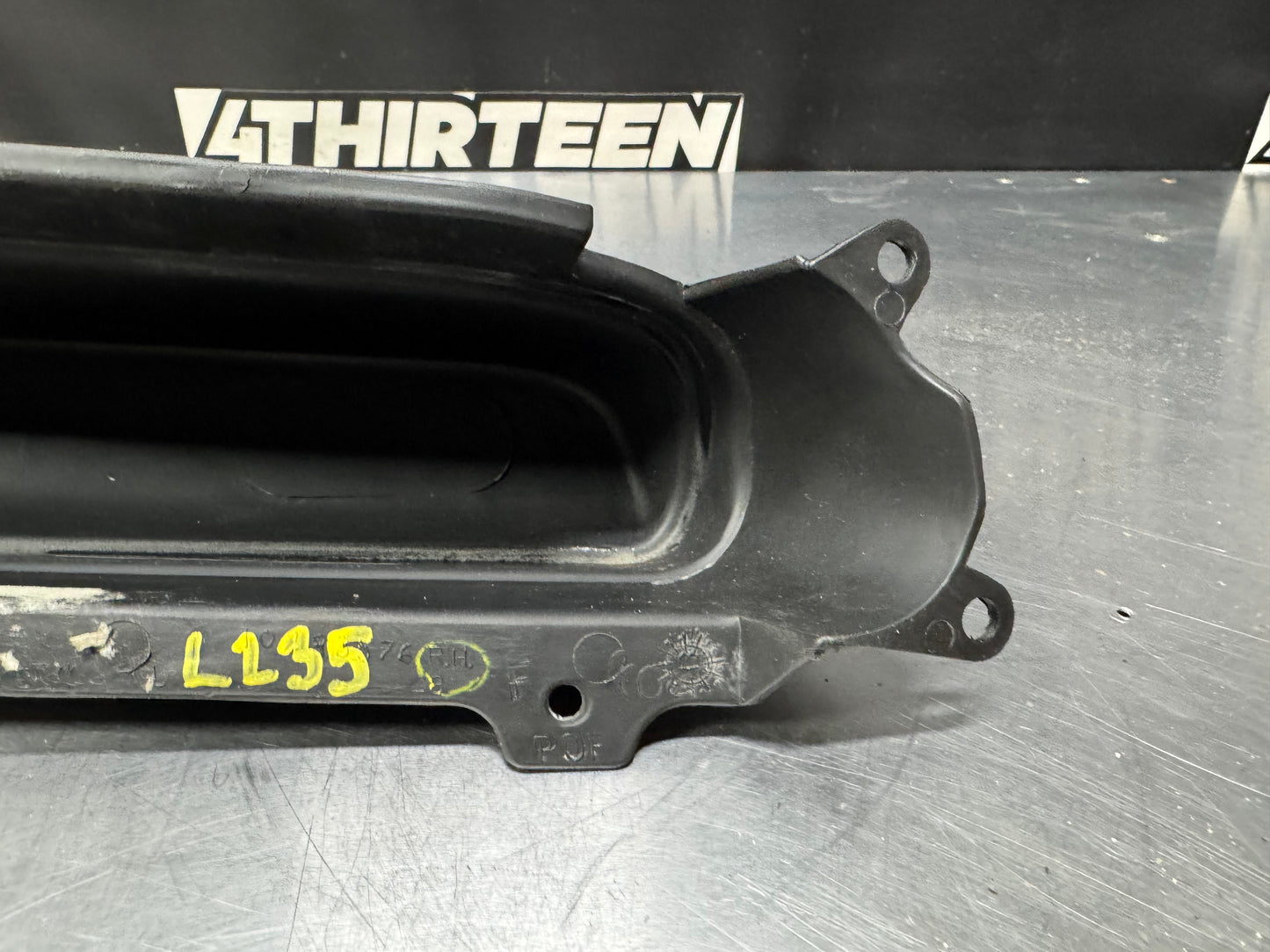 97-04 C5 CORVETTE OEM RH PASSENGER FOG LIGHT TRIM BEZEL 10290249 #L235