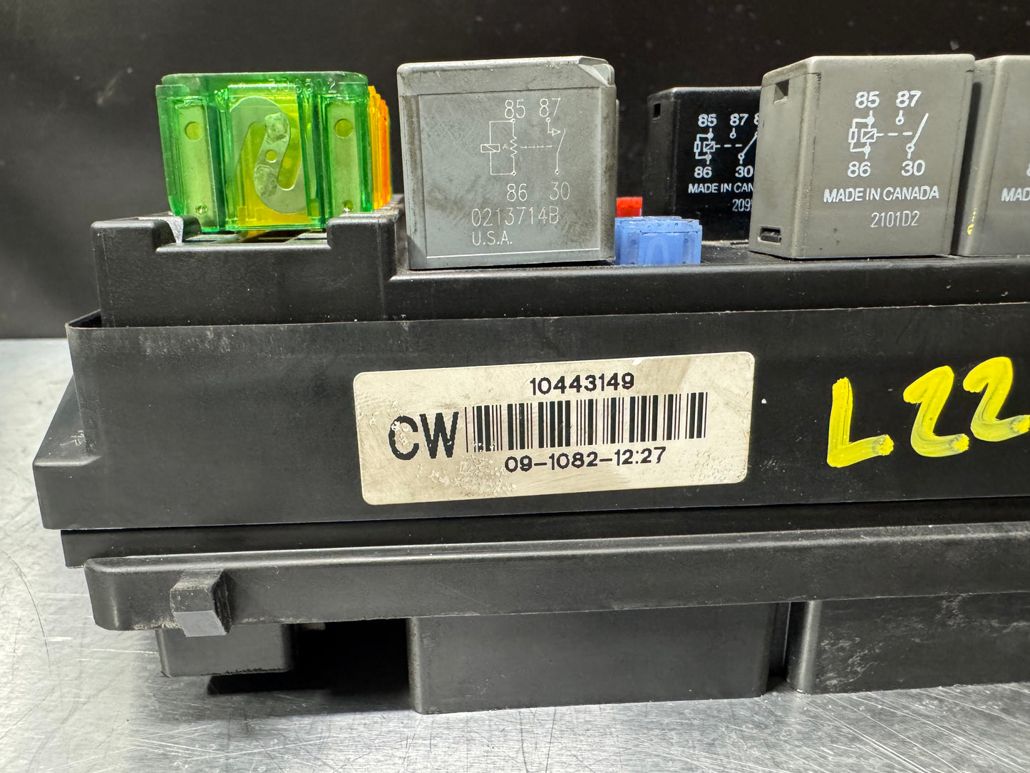 00-02 CORVETTE C5 ENGINE BAY FUSE RELAY BOX OEM 10443149 #L226