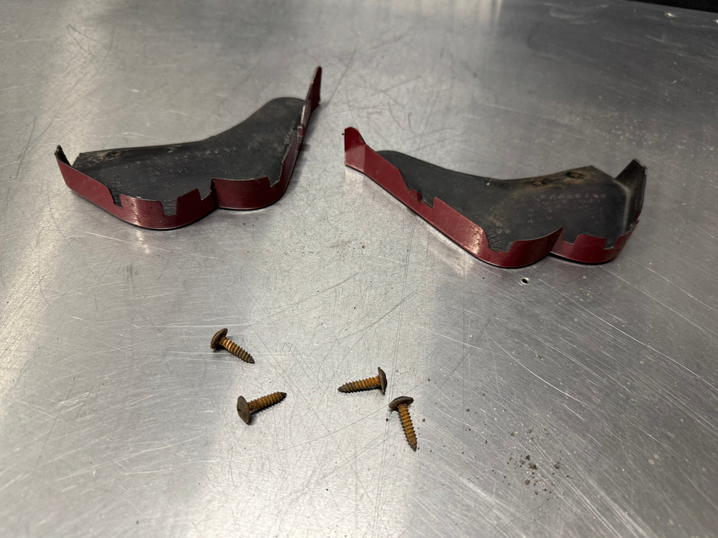 2004 PONTIAC GTO SIDE SKIRT ROCKER END CAPS RED OEM #250
