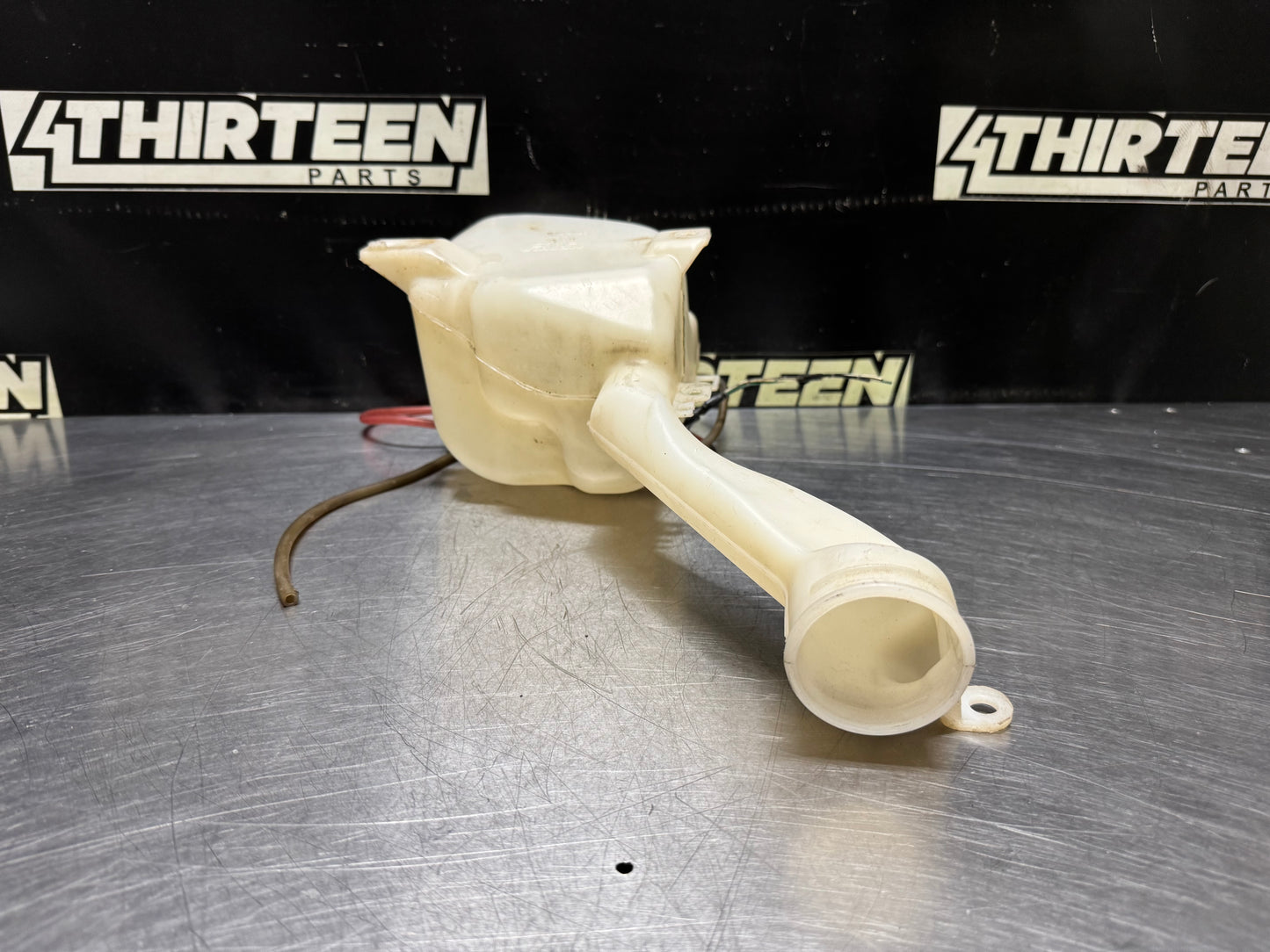 94-01 ACURA INTEGRA WINDSHIELD WASHER RESERVOIR W/ PUMPS OEM #N653