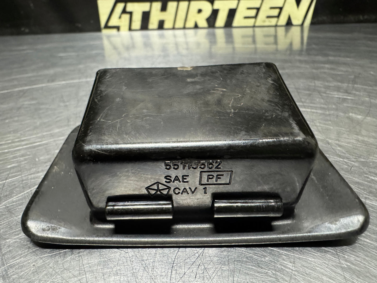 97-01 JEEP CHEROKEE XJ CENTER CONSOLE CIGARETTE ASH TRAY 55115562 OEM #N677