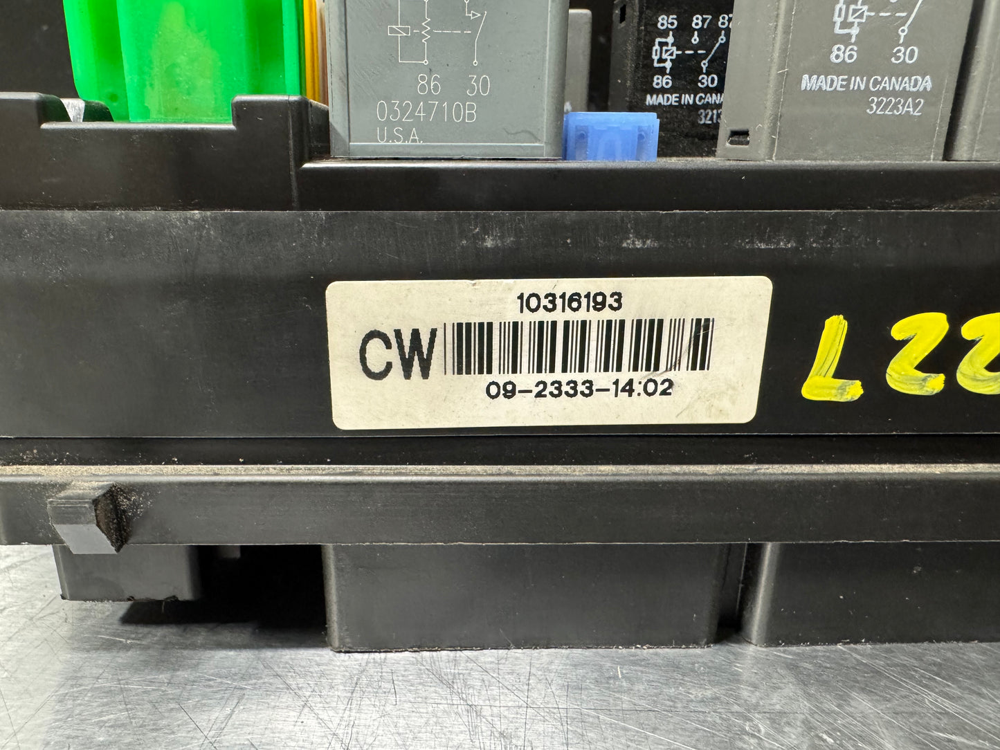 01-04 CORVETTE C5 ENGINE BAY FUSE RELAY BOX OEM 10316193 #L227