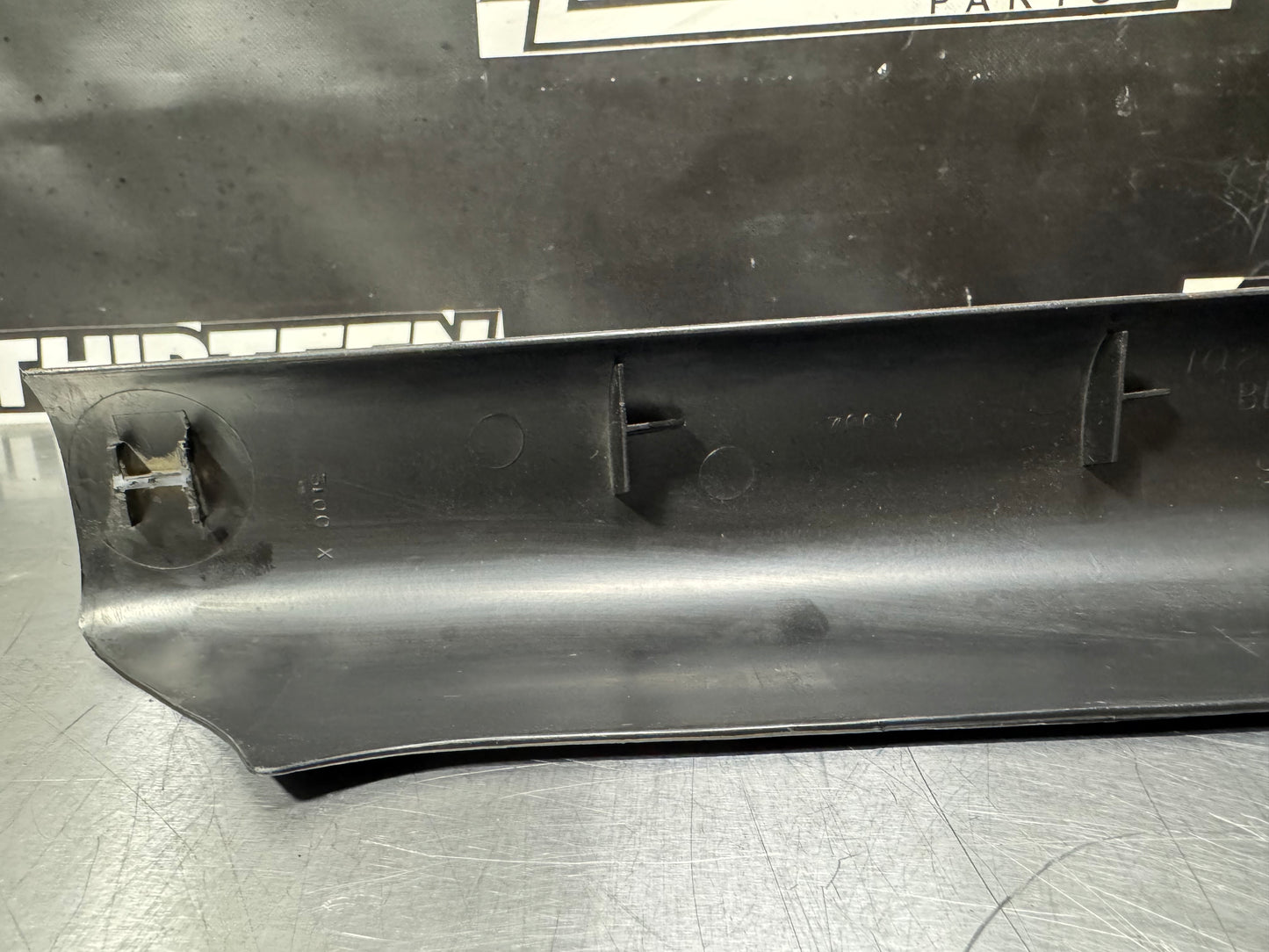 97-04 C5 CORVETTE PASSENGER SIDE DOOR SILL KICK PANEL RH BLK OEM 10247092 #L461
