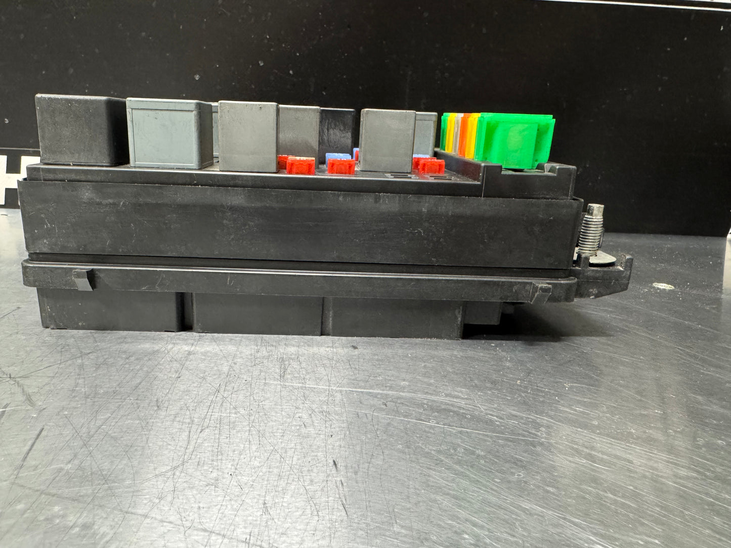 01-04 CORVETTE C5 ENGINE BAY FUSE RELAY BOX OEM 10316193 #L227