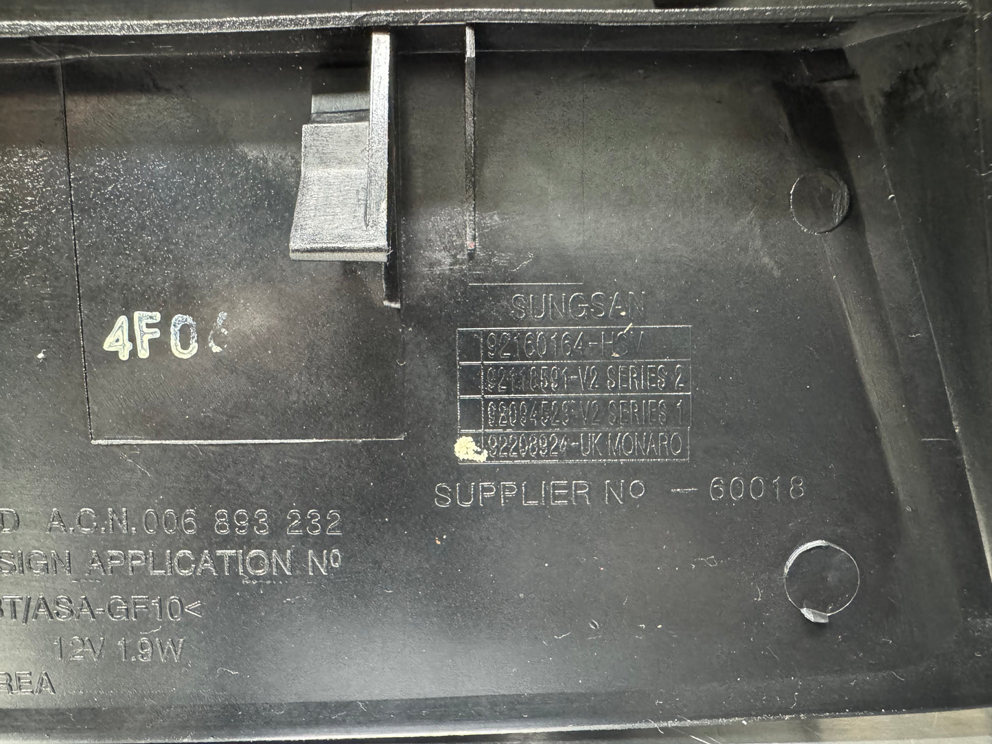 04-06 PONTIAC GTO THIRD BRAKE LIGHT 92160164 #L428