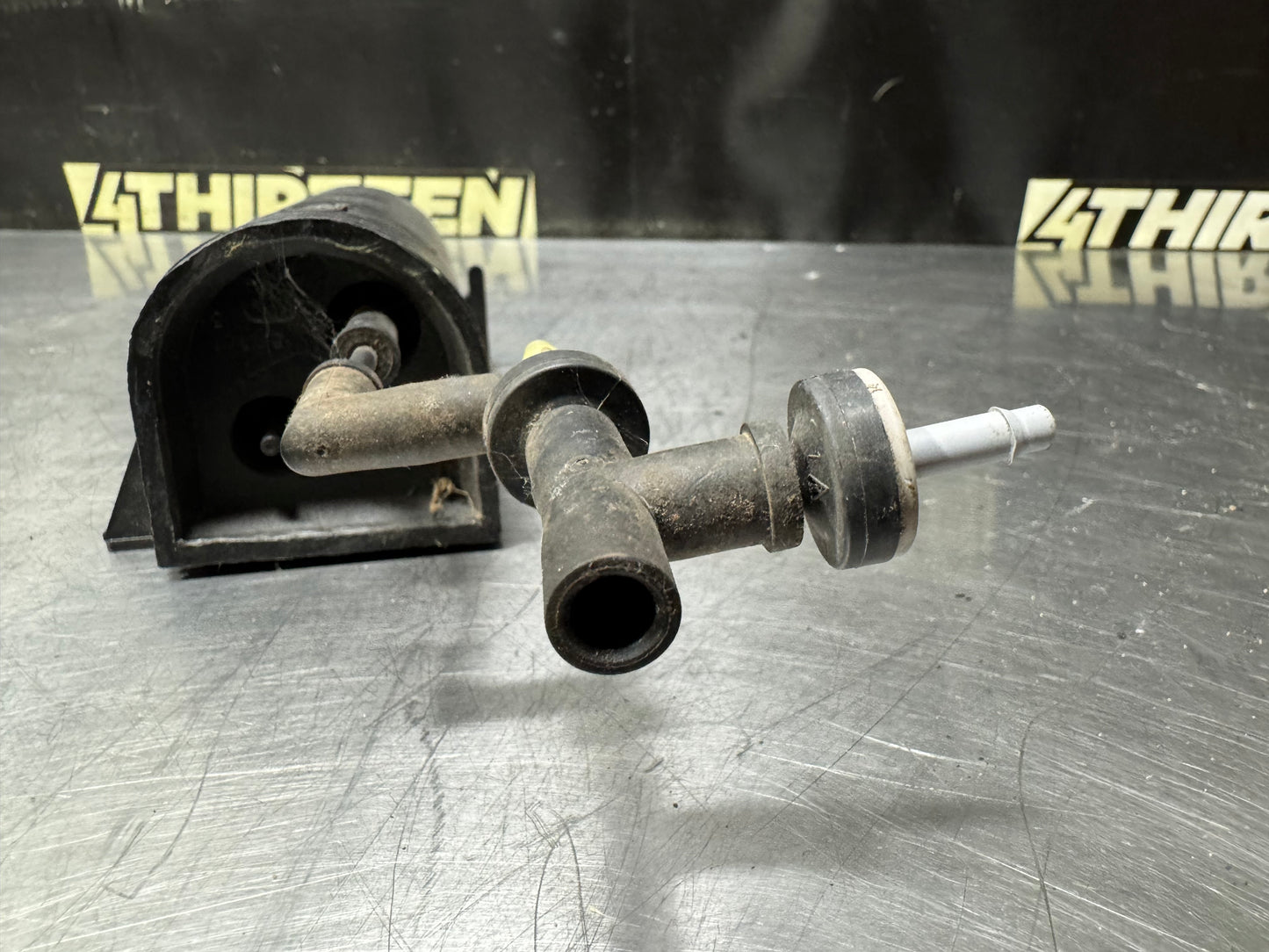97-04 CORVETTE C5 OEM EXTERIOR EVAP CANISTER #N830