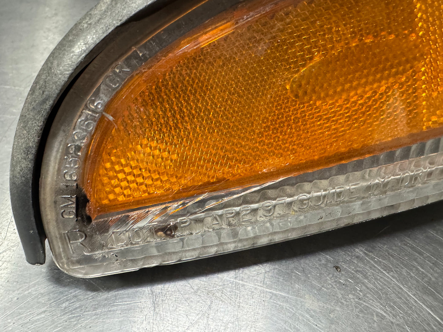 97-04 C5 CORVETTE OEM PASSENGER FRONT RH TURN SIGNAL MARKER LIGHT 16523618 #L238
