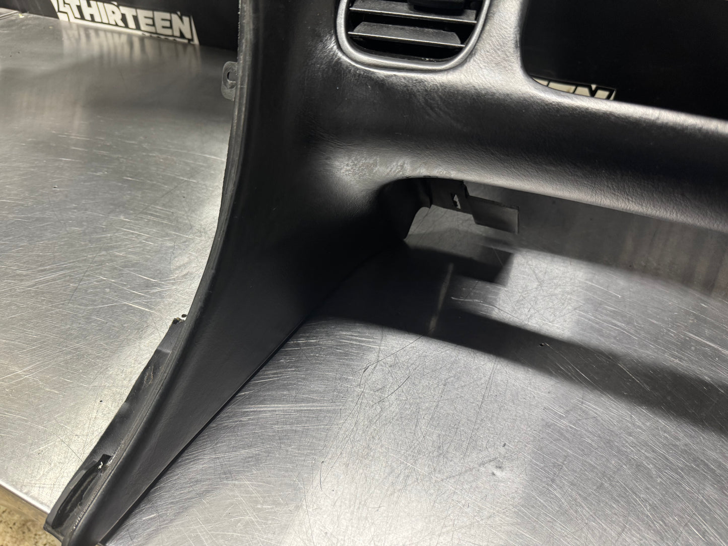 97-04 CORVETTE C5 BLK DASH PAD PANEL W/O HUD OEM #L474
