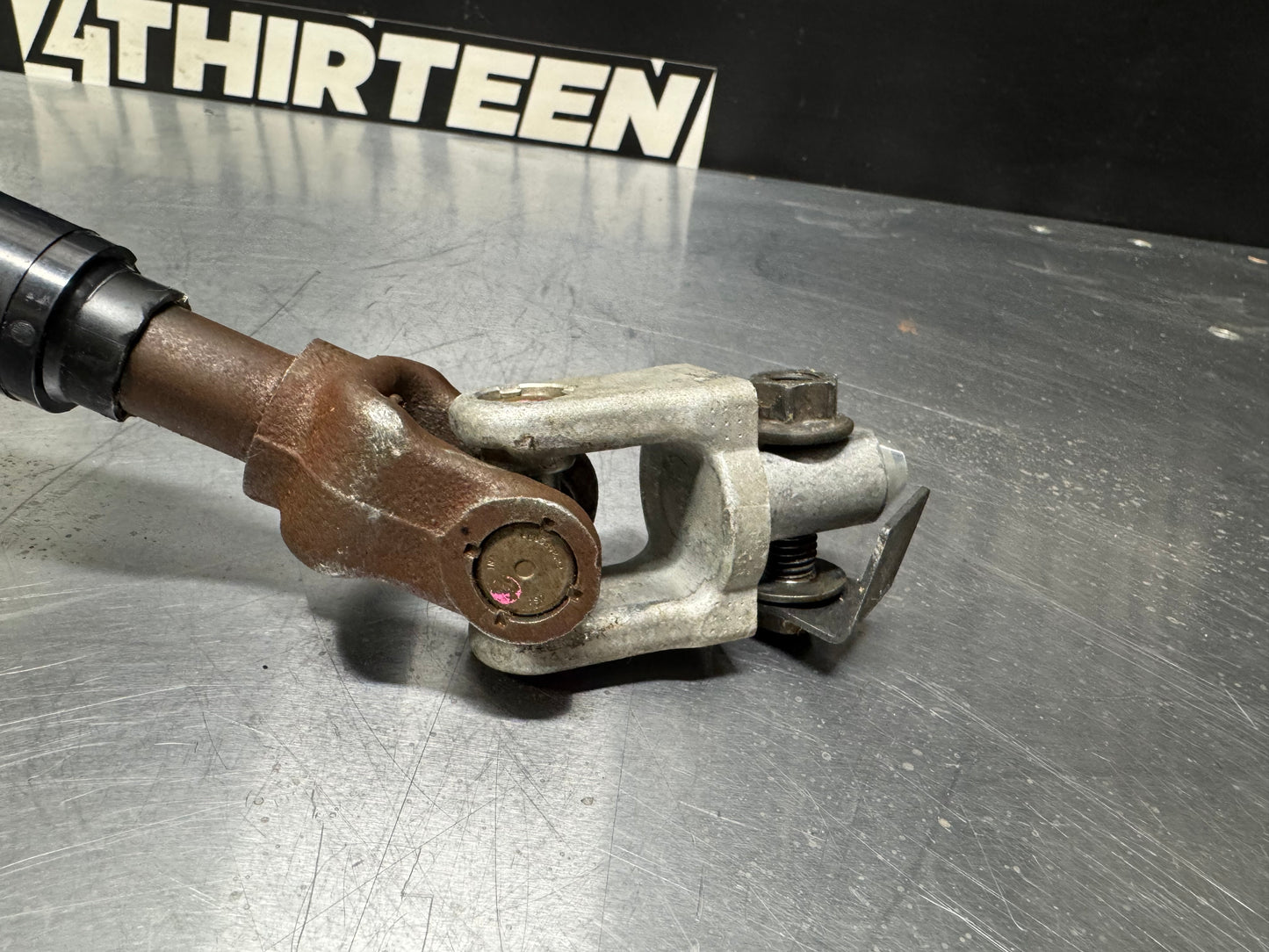 2004 PONTIAC GTO OEM LOWER INTERMEDIATE STEERING SHAFT OEM #L257