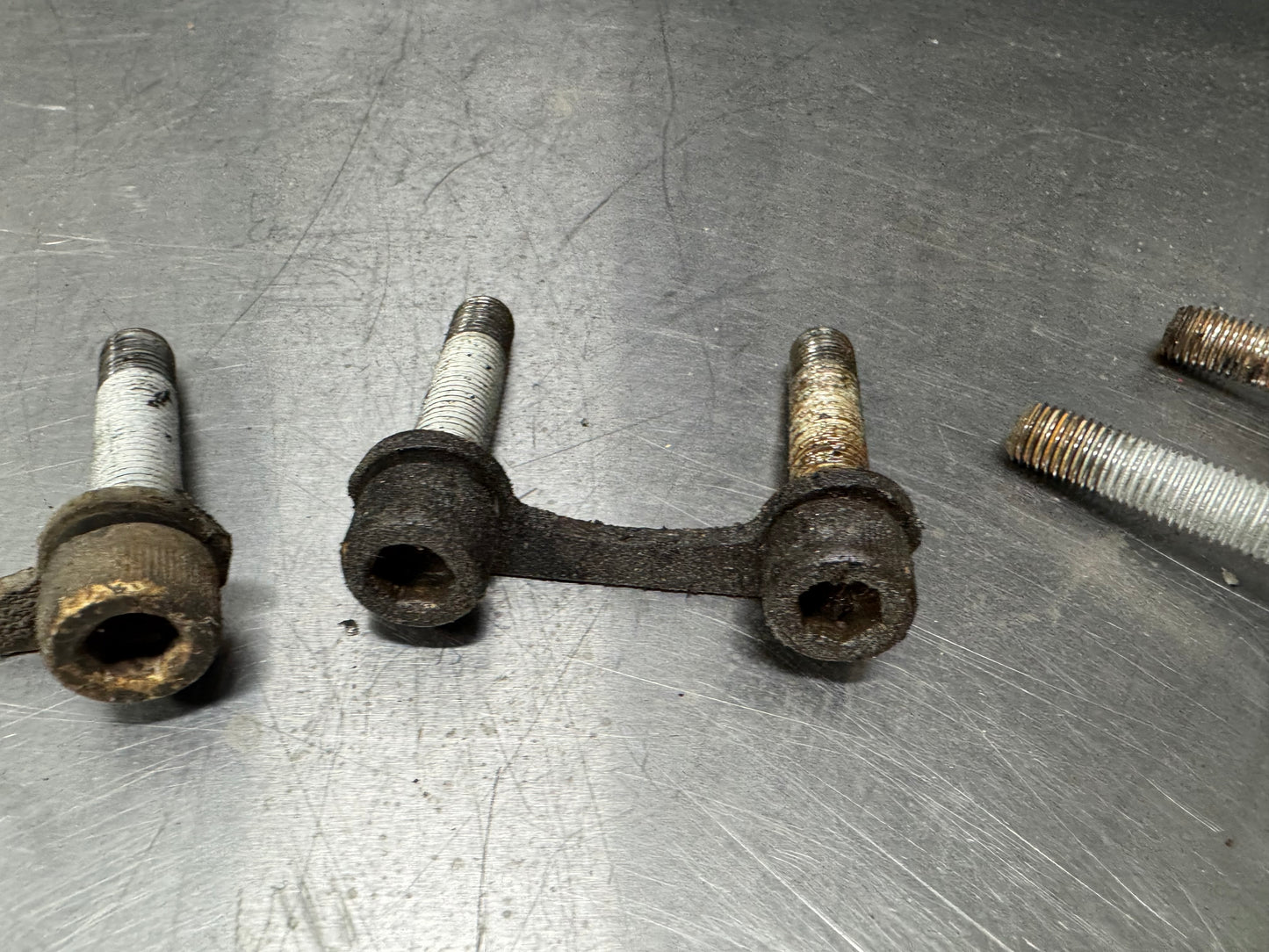 2004 PONTIAC GTO AXLE BOLTS OEM