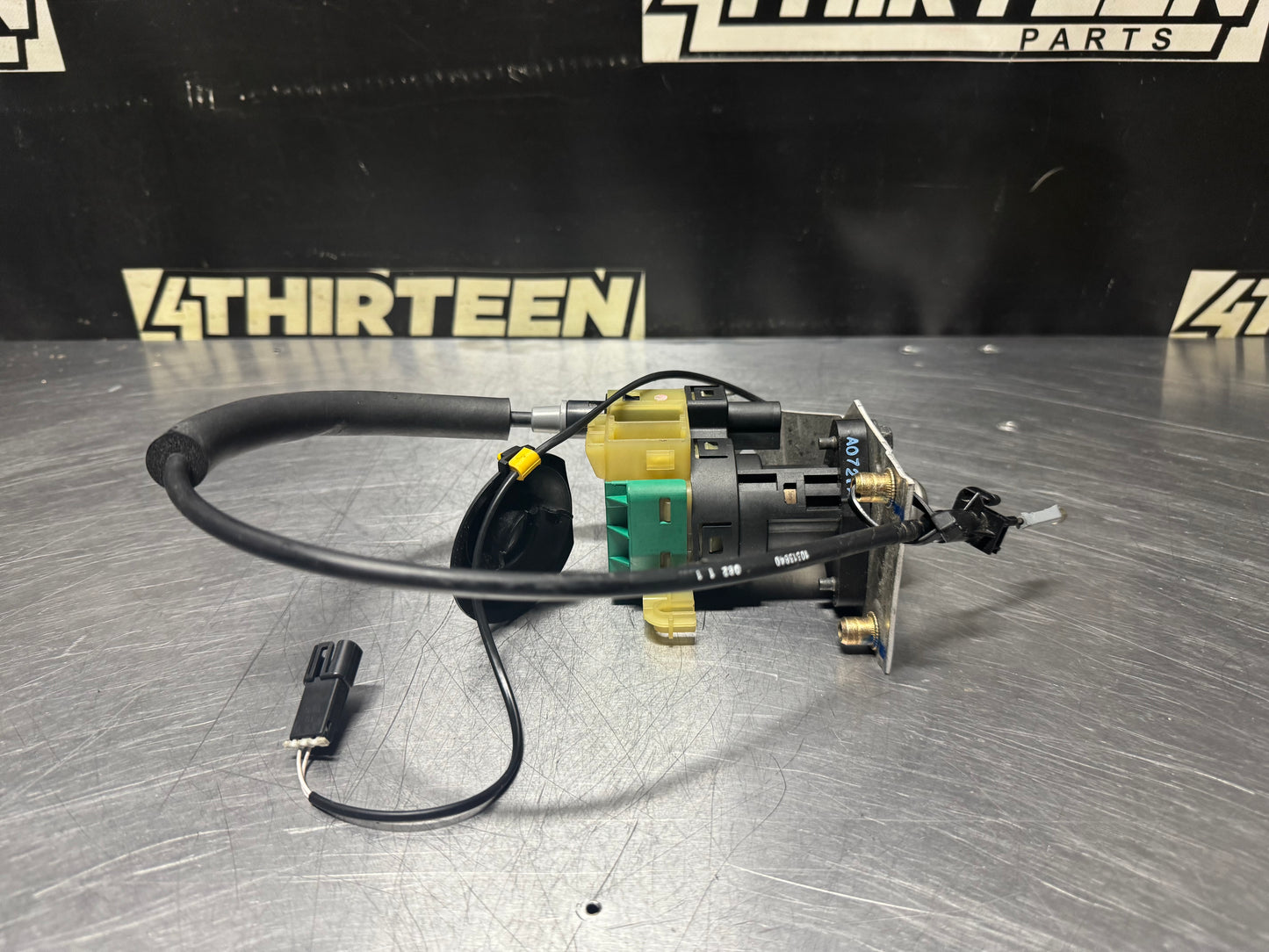 1997 - 2004 CORVETTE C5 IGNITION SWITCH W/ KEY OEM 10308321 #N349