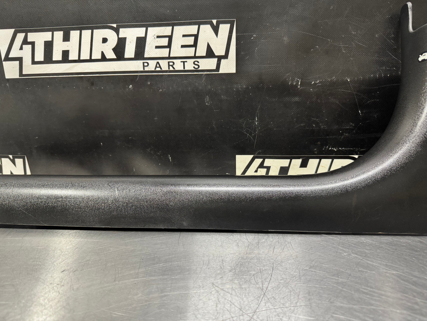 1997-2004 C5 CORVETTE DRIVER SIDE DOOR SILL KICK PANEL LH BLK OEM 10247091 #L462