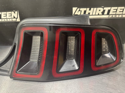 13-14 FORD MUSTANG LED RH PASSENGER TAIL LIGHT DR33-13B504-AG OEM #N337