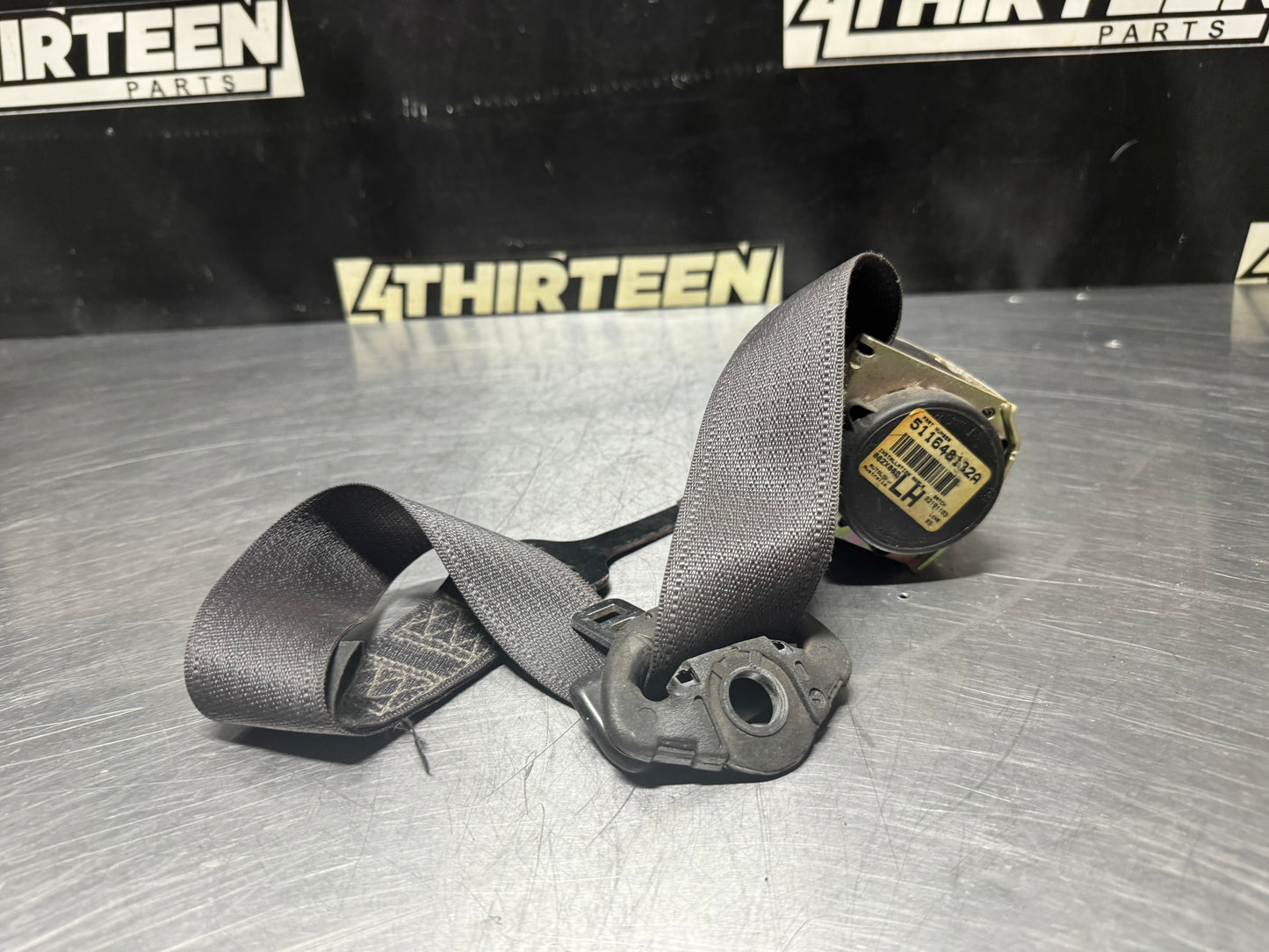 04-06 PONTIAC GTO LEFT HAND LH SIDE SEAT BELT AND RETRACTOR 511648132A OEM #N306