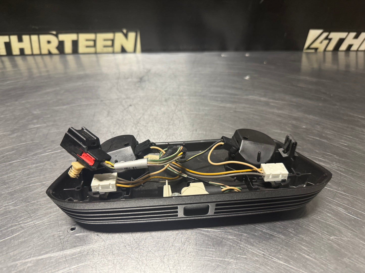 10-14 FORD MUSTANG OVERHEAD DOME LIGHT OEM #N420