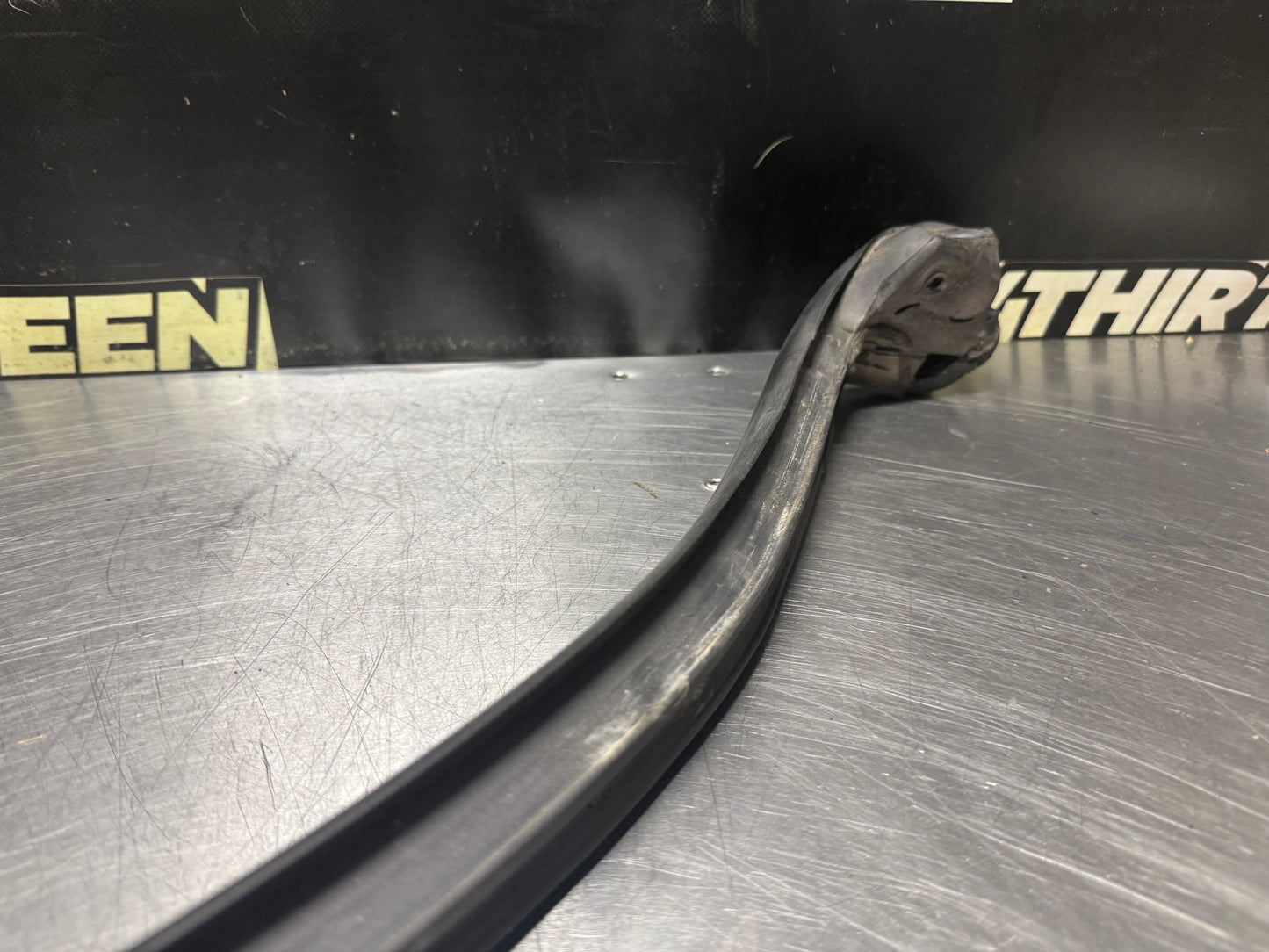 01-04 C5 Z06 FRC CORVETTE RH PASSENGER DOOR SEAL OEM #N553
