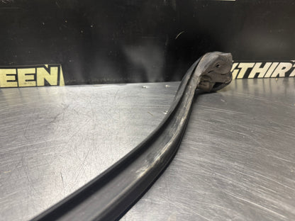 01-04 C5 Z06 FRC CORVETTE RH PASSENGER DOOR SEAL OEM #N553