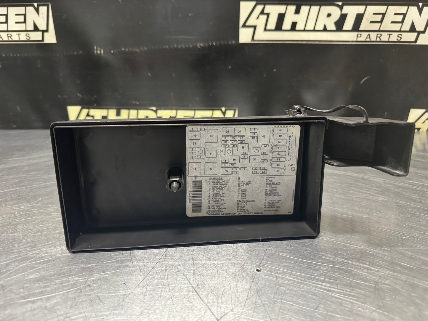 2000-2002 CORVETTE C5 UNDER HOOD ENGINE BAY FUSE BOX OEM 10443149 #N457