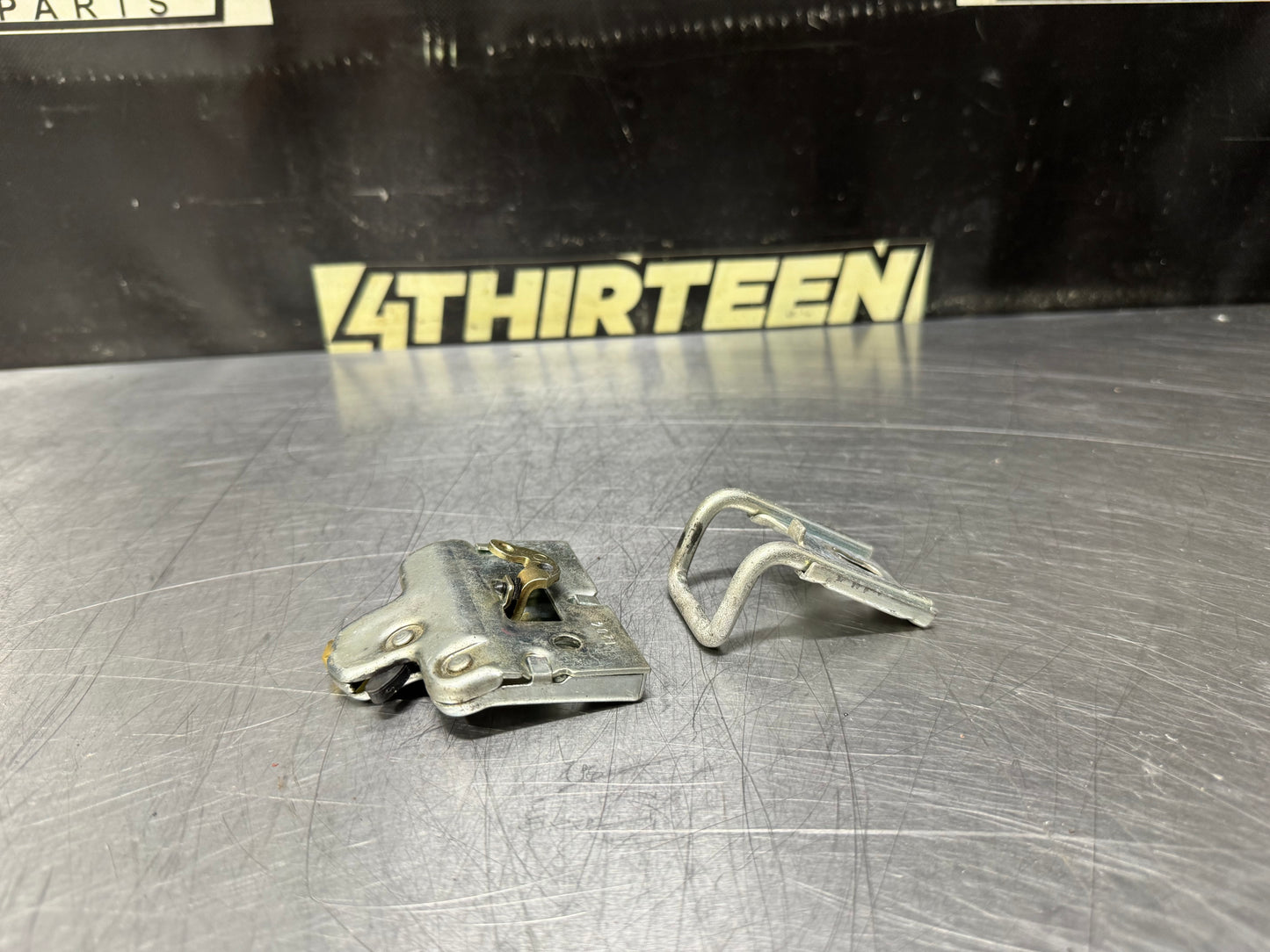 04-06 PONTIAC GTO TRUNK DECK LID LATCH AND STRIKER 90276394 OEM #N708