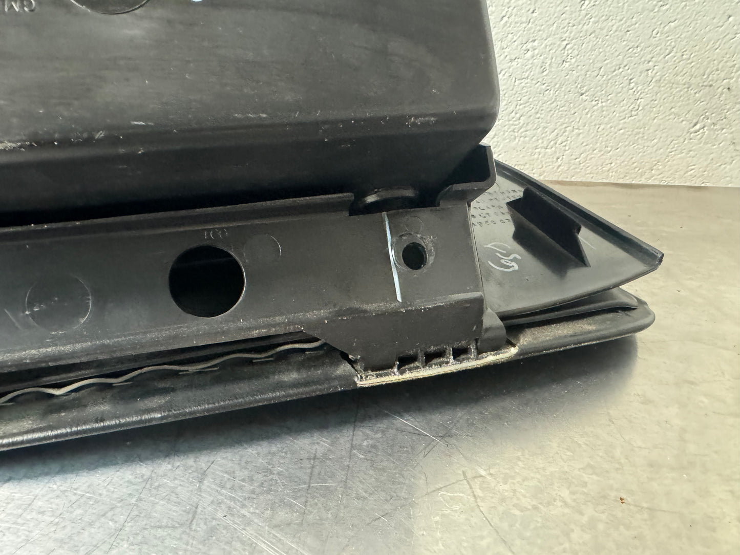 1997-2004 C5 CORVETTE OEM GLOVE BOX BLACK #L446