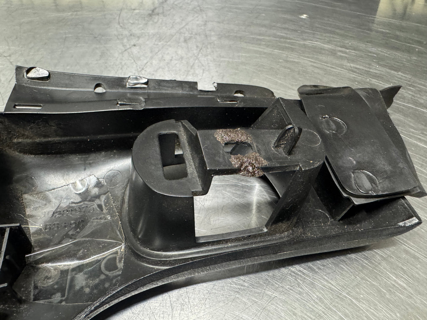 97 - 04 CORVETTE C5 OEM KNEE BOLSTER UPPER MOUNTING TRIM 10281975 OEM #N324