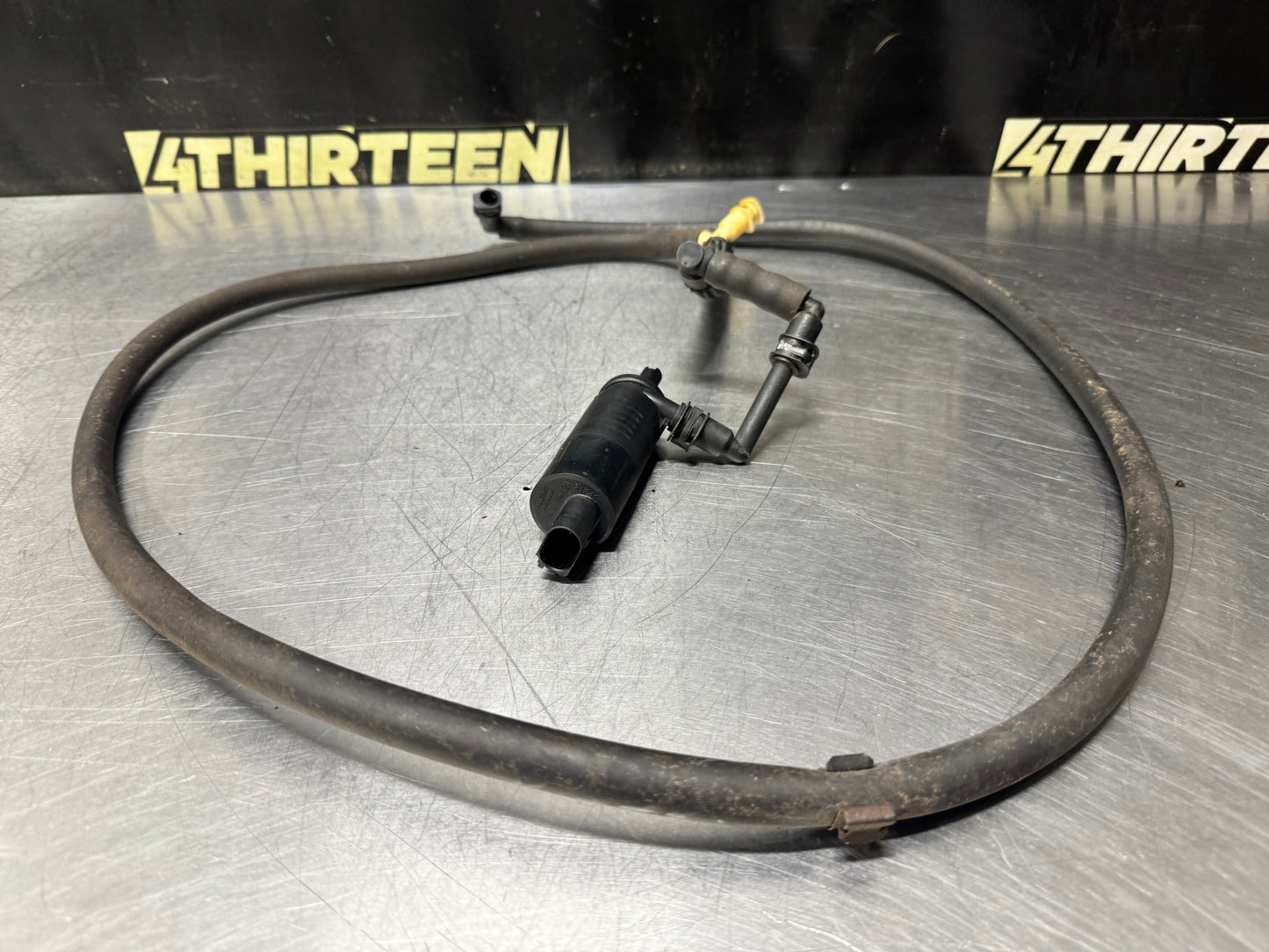 2006 VW GOLF HEADLIGHT WASHER PUMP W/ HOSE/PIPES OEM #N892