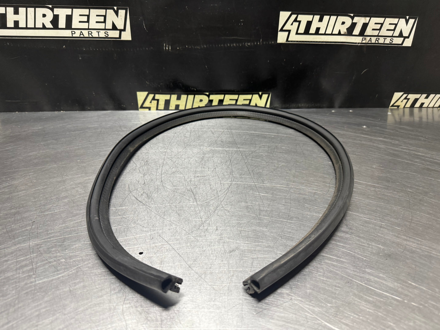 97-04 CORVETTE C5 WIPER COWL SEAL OEM #N527