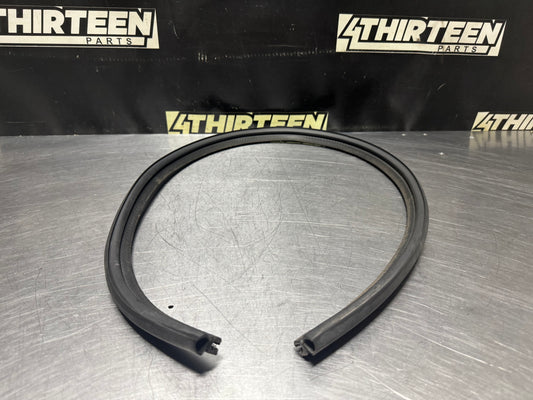 97-04 CORVETTE C5 WIPER COWL SEAL OEM #N527