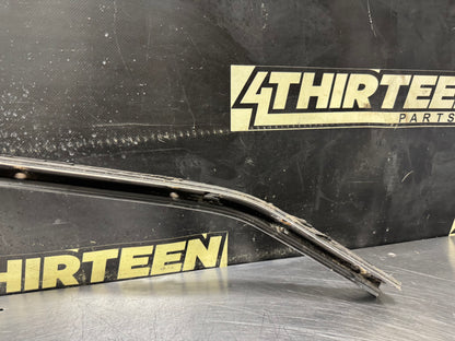 99-00 C5 CORVETTE FRC RH PASSENGER WINDOW SEAL RETAINER OEM #N975