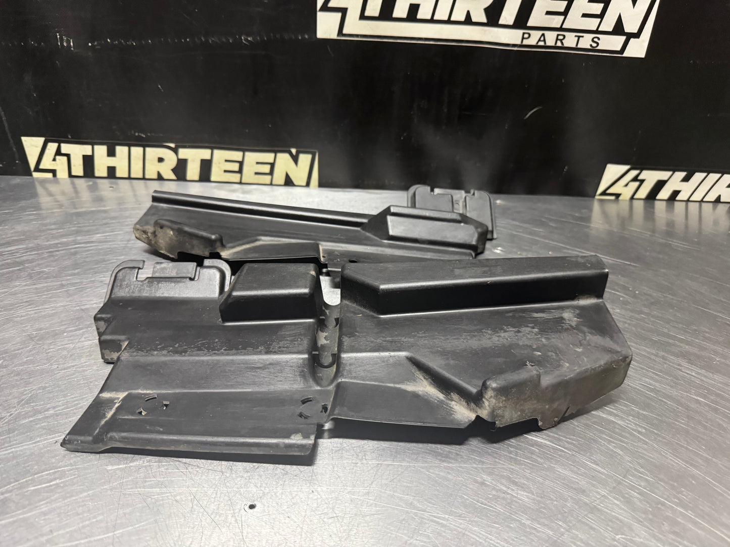 04-06 PONTIAC GTO DRIVERS & PASSENGER LH/RH RADIATOR AIR BAFFLE OEM #N315