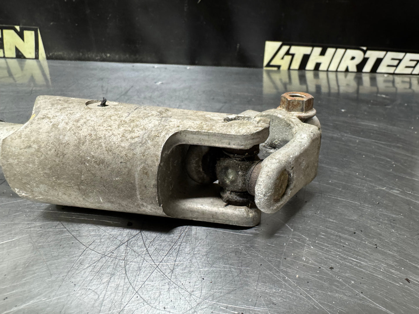 97-04 CORVETTE C5 OEM INTERMEDIATE STEERING SHAFT COLUMN #N826