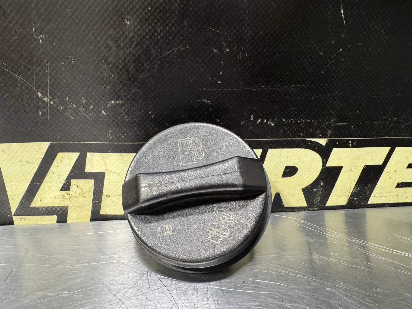 04-06 PONTIAC GTO GAS CAP OEM #N621