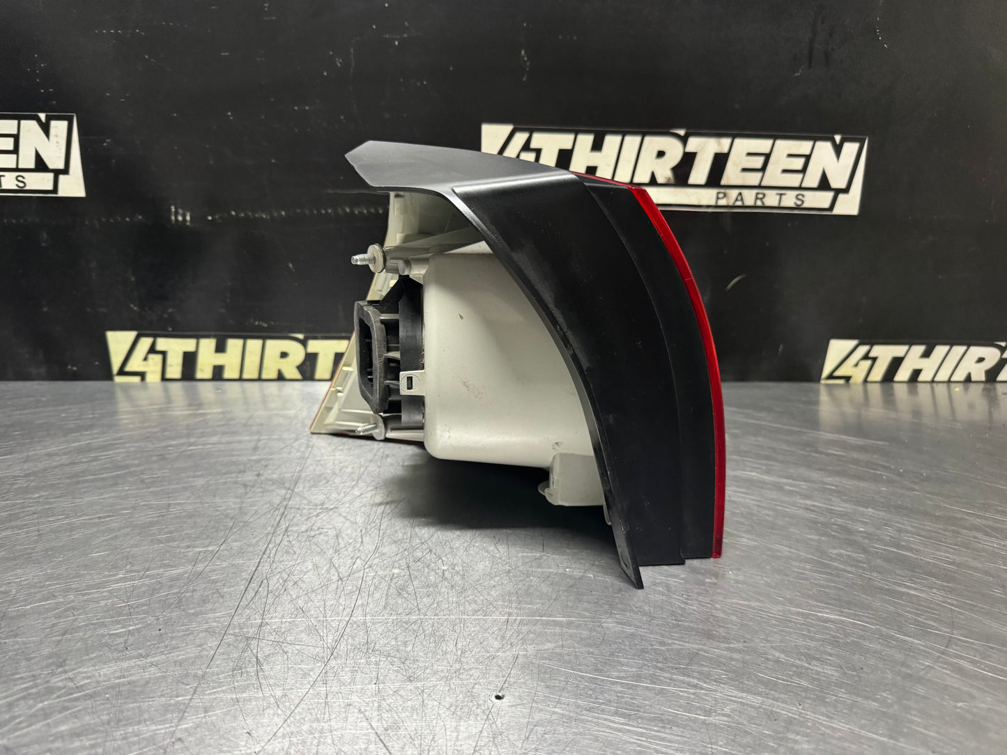 06-09 VOLKSWAGEN GOLF RH PASSENGER SIDE TAIL LIGHT OEM #N503