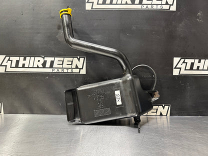 2004-2006 PONTIAC GTO WINDSHIELD WASHER AND PUMP RESERVOIR 4053229 OEM #L426